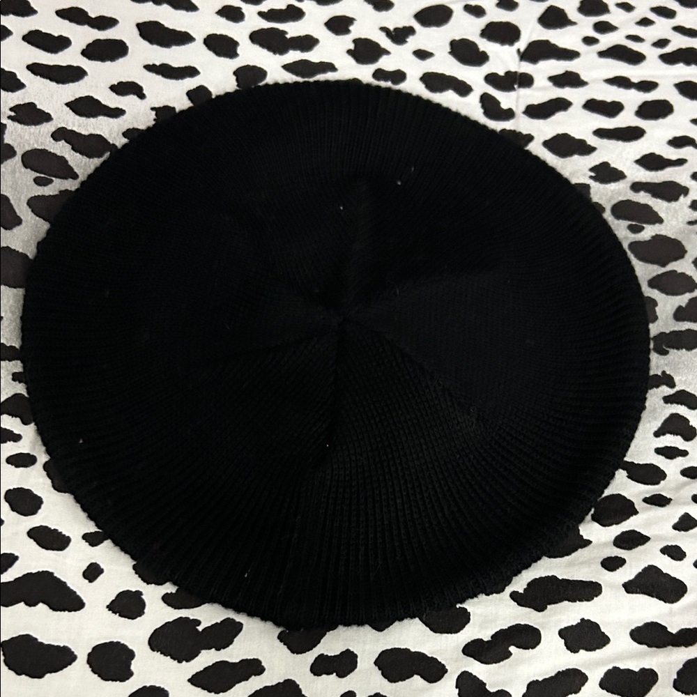 Black Knit Beret express hat